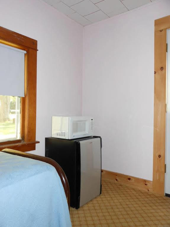 מלון Millinocket Katahdin Cabins מראה חיצוני תמונה