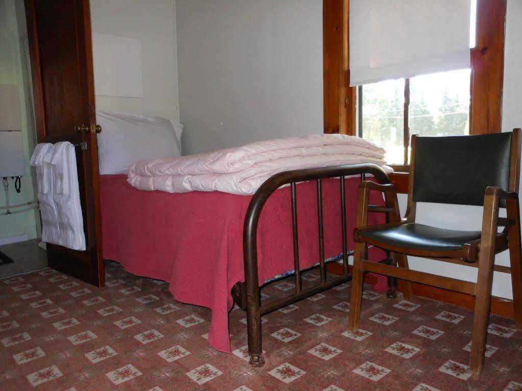 מלון Millinocket Katahdin Cabins מראה חיצוני תמונה