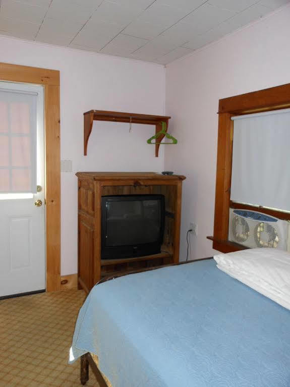 מלון Millinocket Katahdin Cabins מראה חיצוני תמונה