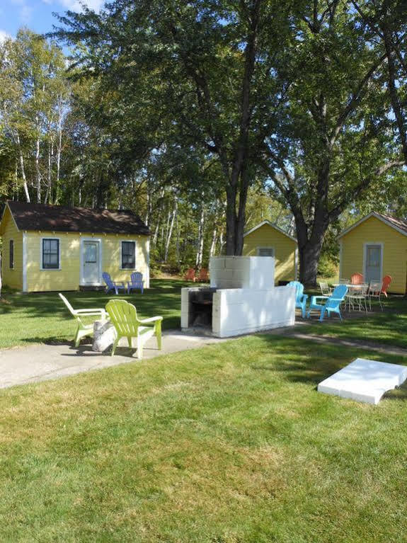 מלון Millinocket Katahdin Cabins מראה חיצוני תמונה