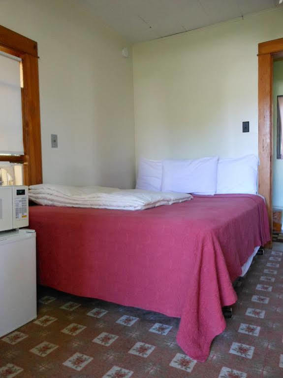 מלון Millinocket Katahdin Cabins מראה חיצוני תמונה