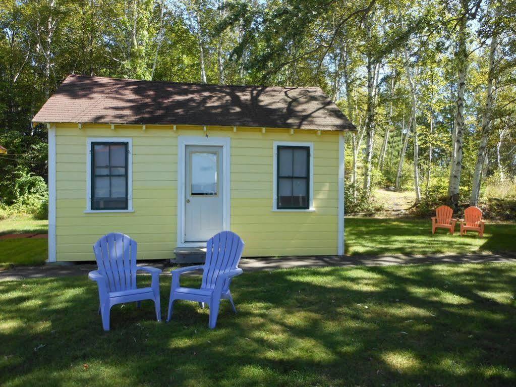 מלון Millinocket Katahdin Cabins מראה חיצוני תמונה