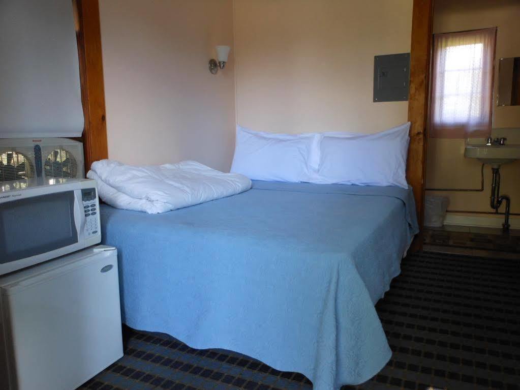 מלון Millinocket Katahdin Cabins מראה חיצוני תמונה